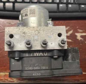 16-18 Honda HR-V ABS Anti-Lock Brake Pump Module Assembly AT FWD US Market OEM - Picture 1 of 7