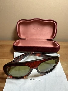Gucci Eyewear (tortoiseshell pilot-frame sunglasses) - Picture 1 of 7