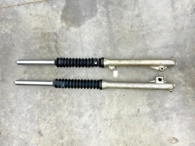 1982 HONDA XR500R XR 500 XR500R ПЕРЕДНИЕ ВИЛКИ АМОРТИЗАТОРЫ ПОДВЕСКА SHOWA - Изображение 1 из 4