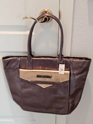 Exclusivo bolso de mano de los parques de Disney ~ “Kingdom Couture” dorado rosa Foto 1 de 4