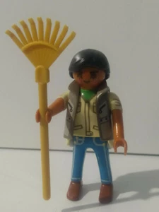 PLAYMOBIL FIGURA MUJER GRANJERA 25/5/19 - Picture 1 of 1