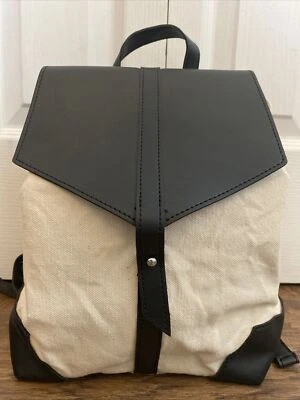 DEUX LUX Demi Mochila Marfil Lona Negro Cuero Vegano Borde Bolso de Viaje con Cubierta Foto 1 de 4