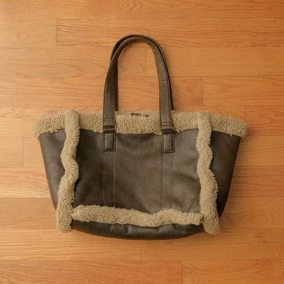 Bolso de Mano ZARA Imitación Piel de Oveja Borde Cuero Sintético Marrón Invierno Bolso de Hombro Foto 1 de 4