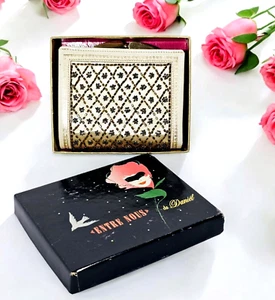 White Leather Wallet Vintage Daniel de Paris Beaded Gold Embossed Original Box - Picture 1 of 24