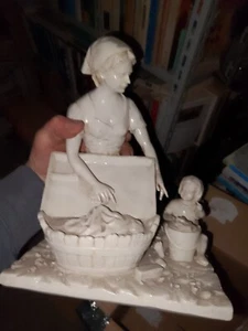 Statuina Vintage In Porcellana - Foto 1 di 2
