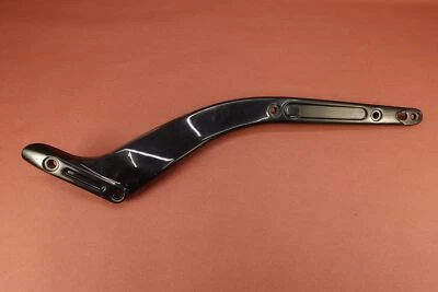 Puntal guardabarros trasero izquierdo Harley-Davidson Softail FXST 2024 18-24 Foto 1 de 4