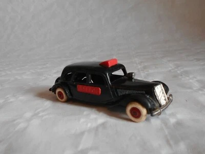 Norev Citroen 15-six famile traction avant police 1/43 plastic metal base  - Image 1 of 4