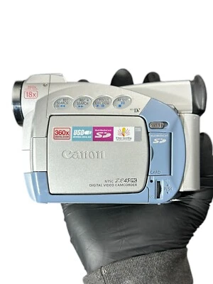 Canon ZR45MC Silver Blue 2.5" Display MiniDV 18x Optical Zoom Digital Camcorder - Image 1 of 4
