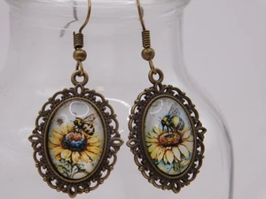Vintage Style Pierced Earrings, Bee On A Flower, .75" - Picture 1 of 1