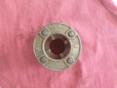 RIDGID 1” 12-R Hand Threader Die Head with 1 BSPT Dies Made In USA - Image 1 of 3