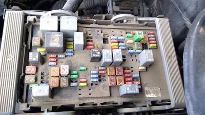 Motor de caja de fusibles compatible con 07-09 AVALANCHE 1500 188406 Foto 1 de 4