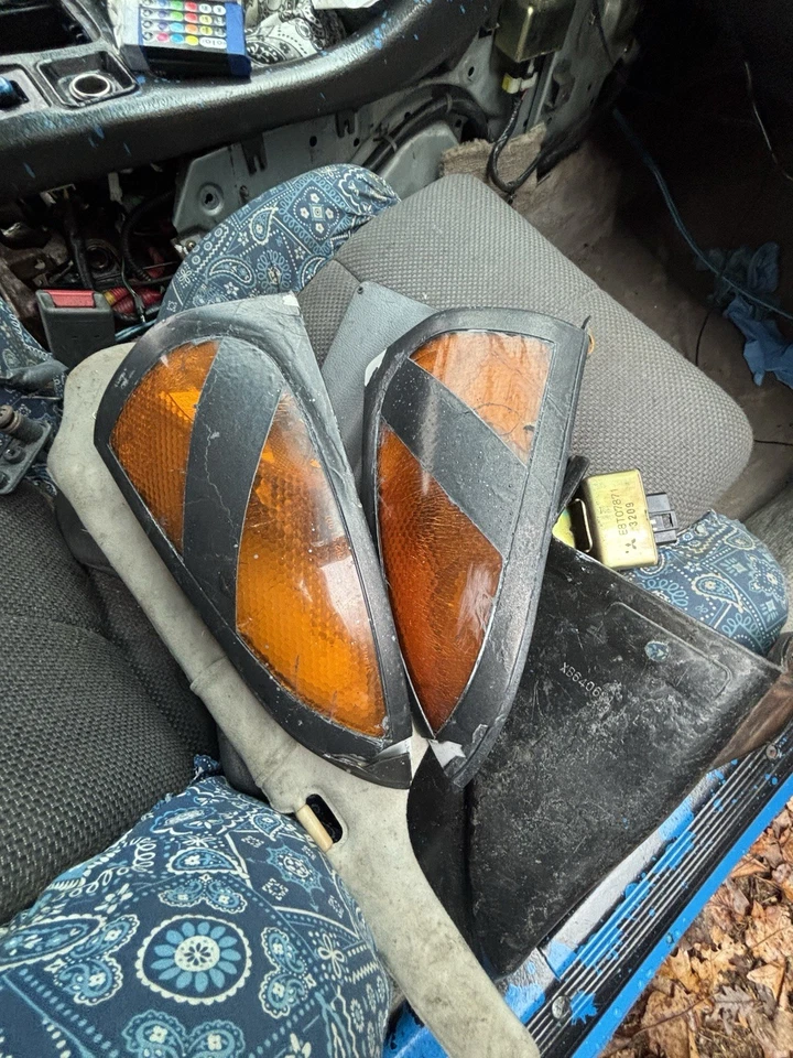 Par de señales de giro Dodge Stealth 94-96 L&R 1999 Mitsubishi 3000gt por debajo de la media Foto 1 de 1