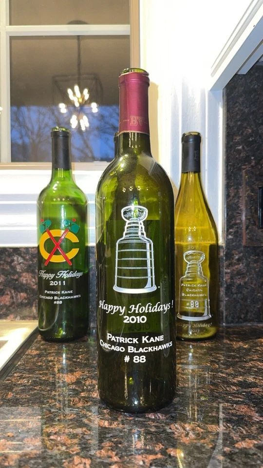 Botella de vino Patrick Kane regalo del propio campeón de la Copa Stanley 2010. Foto 1 de 2