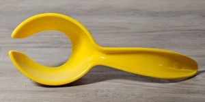 Vintage Tupperware 6" 1334-3 gelb Eierheber Schaufel Küchenhelfer Zubehör - Bild 1 von 5