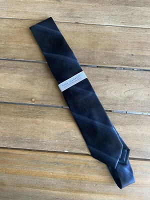 Corbata para hombre Ryan Seacrest 100 % seda ~ azul ~ rayas ~ precio de venta sugerido por el fabricante 59 USD. Foto 1 de 3
