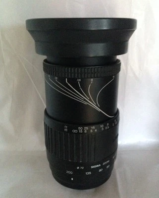 Sigma Zoom Camera Lens 28-200mm 1:38-5.6 - Image 1 of 4