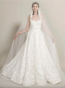 Reem Acra Baby Breath Wedding Gown - Picture 1 of 4