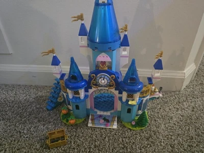 LEGO 43206 Cinderella and Prince Charming’s Castle – Incomplete Build - Image 1 of 4