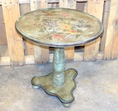 "Mesa auxiliar con pedestal floral pintada a mano 23x19"" verde envejecido floral ovalada" Foto 1 de 4