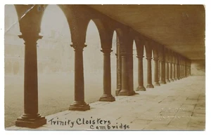 Claustros Trinity College Universidad de Cambridge Inglaterra Reino Unido RPPC RP Foto 1908 - Imagen 1 de 2