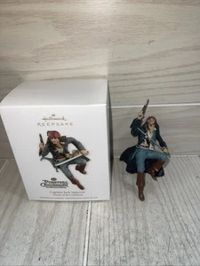 Hallmark Keepsake Captain Jack Sparrow adorno de Navidad 2011 Piratas Caribe - Imagen 1 de 7