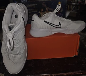 Taglia 9,5 - Nike Court Lite 4 bianco nero con (scatola manca coperchio) - Foto 1 di 11