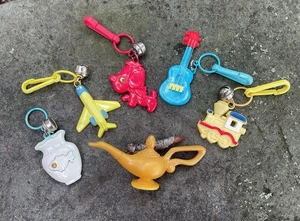 5 Charms Vintage 80er Clip Glocke Charms & Vintage Aladdin’s Lampe - Bild 1 von 9