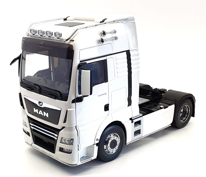 Premium ClassiXXS 1/18 Scale Model Truck PCL30201 - 2018 MAN TGX XXL  - White - Image 1 of 4
