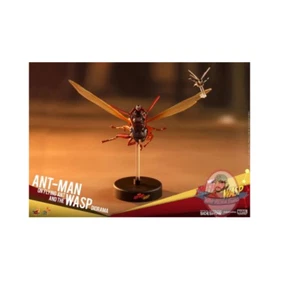 Ant-Man on Flying Ant and the Wasp MMS Compact Series Hot Toys 903663 - Picture 1 of 3