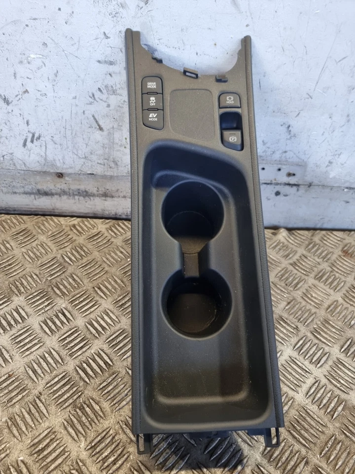 CONSOLA PORTAVASOS CENTRAL TOYOTA YARIS CROSS 58805-K0040 1,5 L HÍBRIDO SUV 2023 Foto 1 de 4