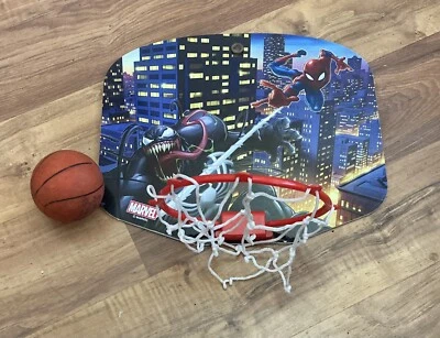 Marvel Spiderman Niños Mini Aro con Mini Baloncesto Succión Trasera ¡Excelente Estado! Foto 1 de 3