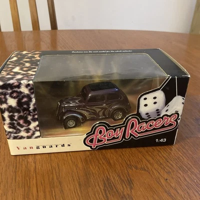 Ford Popular Lledo Vanguards Boy Racers 1/43 en púrpura metálico como nuevo con caja pop Foto 1 de 4