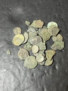 Sconosciute Antiche Monete Bronzo Abbattimento - Foto 1 di 3