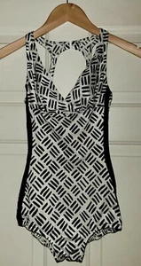 Rose Marie Reid Vtg. Mod swimsuit black white geometric Size 12 - Picture 1 of 8