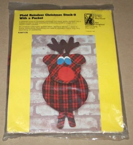 1982 "Kariertes Rentier" Weihnachtsstrumpf/Tasche Stoff Nähset Neu in Verpackung - Bild 1 von 2