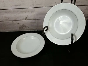 Four Crown China Southampton #384 8 1/2" Porcelana Sopa Cuencos Lote de 2 De Colección - Imagen 1 de 12