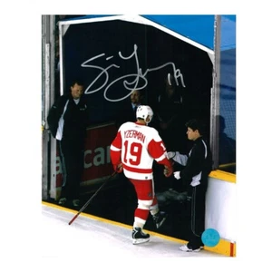 STEVE YZERMAN Signed Detroit Red Wings 8x10 Photo – 70689 - Picture 1 of 2