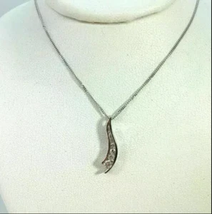 Colgante de viaje de diamantes de corte redondo de 1 quilate creado en laboratorio de oro blanco de 14 quilates sobre cadena gratis - Imagen 1 de 2