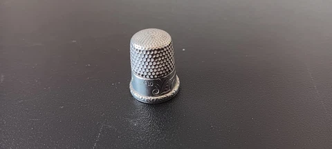 SIMONS BROS. STERLING SILVER #10 ASIAN DESIGN THIMBLE Cover