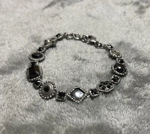 Cooles Vintage Kristall Armband mit schwarzem Stein signiert SORRELLI ( fehlende Steine) - Bild 1 von 15