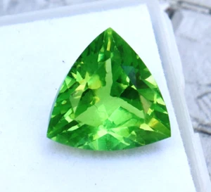 9 quilates Piedra Preciosa Suelta Peridoto Verde Corte Trillón Peridoto Certificado - Imagen 1 de 5