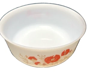 Arcopal France - Poppies Milk Glass Casserole Dish / bowl 8 1/2” Diameter - Picture 1 of 15