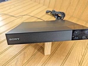 Sony BDP-S1500 Blu-ray Disc Player Full HD Upscales Standard Definition DVDs - Picture 1 of 9