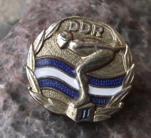 Vintage East Germany DDR GDR Swimming Award Second 2 Class Laurels Pin Badge - Picture 1 of 4