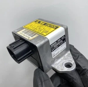 2003-2004 Toyota 4Runner Yaw Rate Stability Control Sensor OEM 89183-60010 - Picture 1 of 4