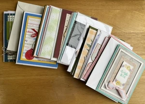 Lotto Set 24 Carte Fatte a Mano con Buste - Un Anno di Carte Tutte le Occasioni - Foto 1 di 4