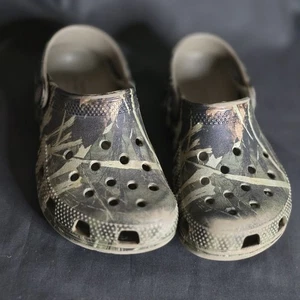 Scarpa da bambino mimetica Crocs foderata comoda taglia 11. - Foto 1 di 8