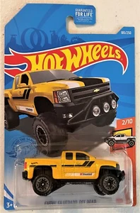 Hot Wheels 2021 - #185 Chevy Silverado Fuoristrada GIALLO - Foto 1 di 1
