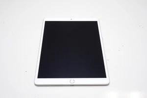 Apple iPad Air (3rd Generation) | 64GB | Unlocked | Grade C | READ - Picture 1 of 4