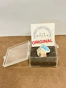 ORIGINAL FRAGMENT FROM THE BERLIN WALL - Picture 1 of 8